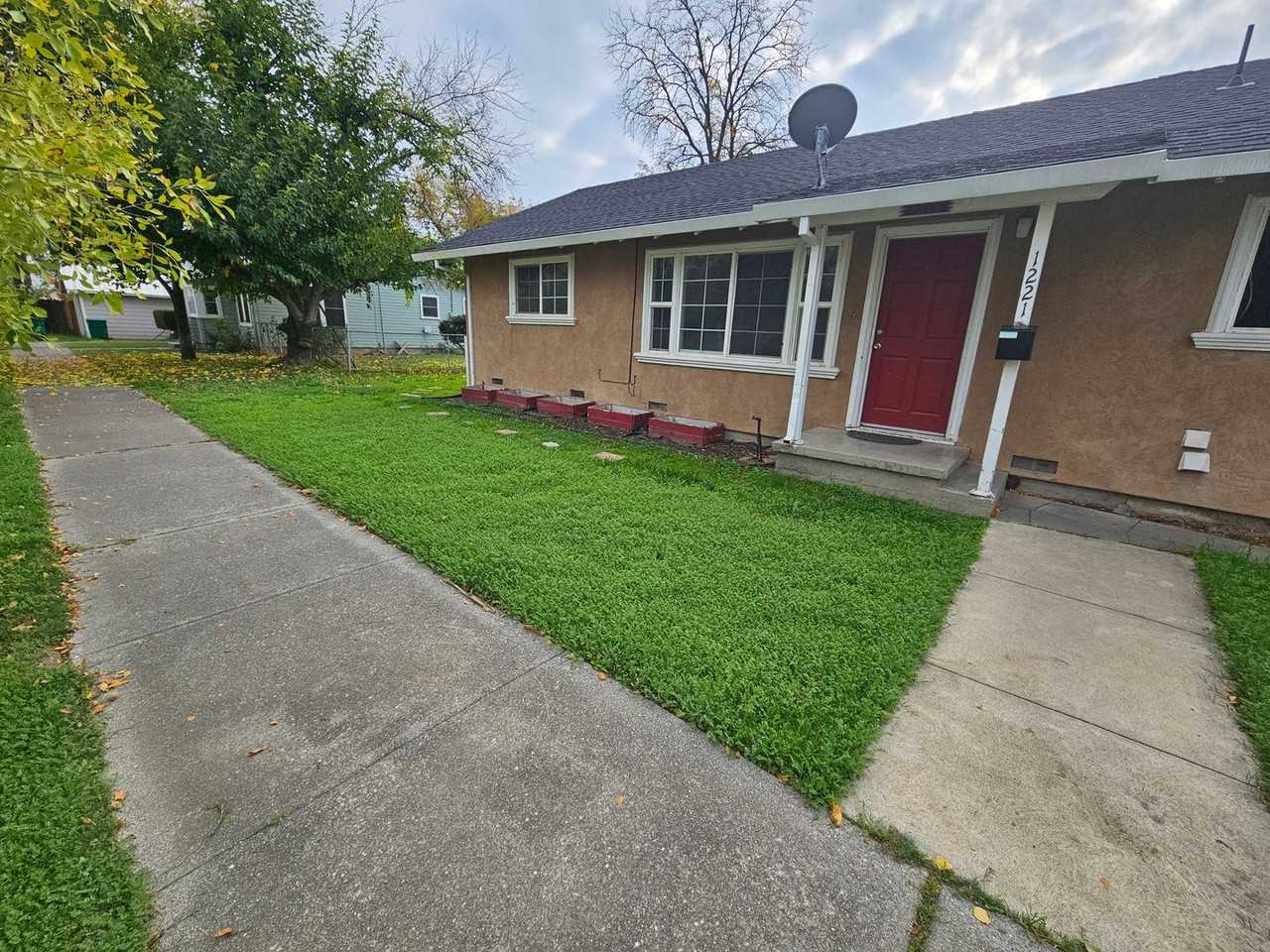 1221 Colusa St - Photo 3 of 18