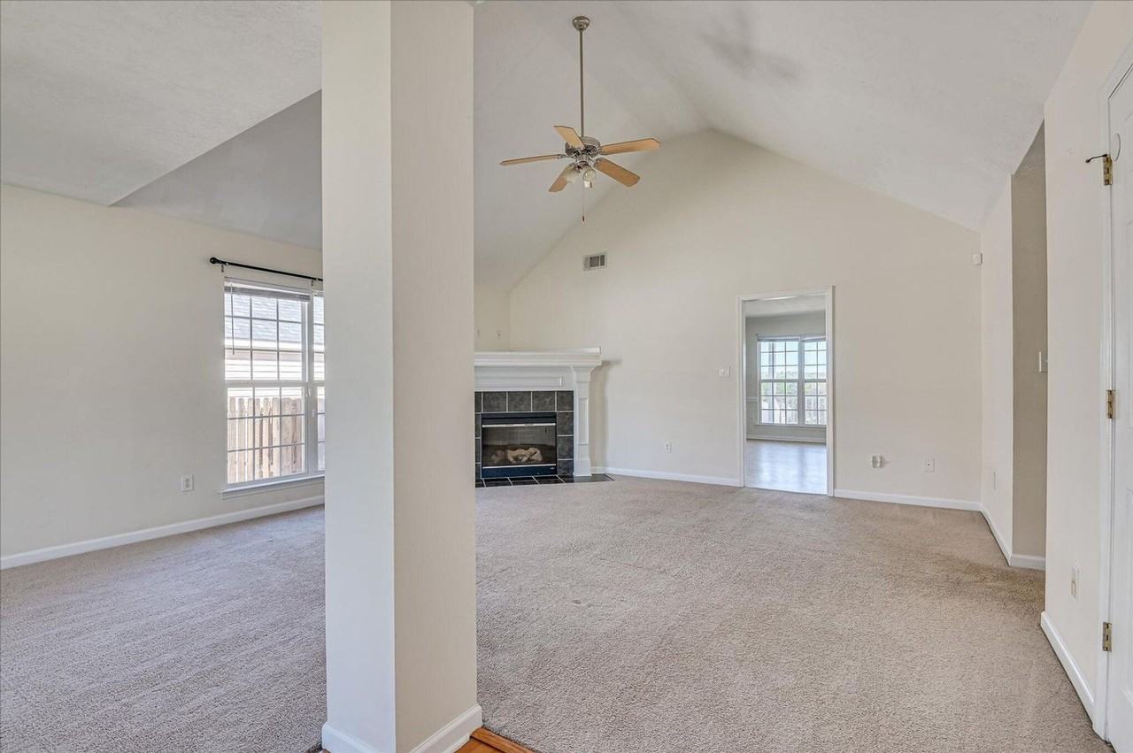 772 Michelle Ct - Photo 3 of 34