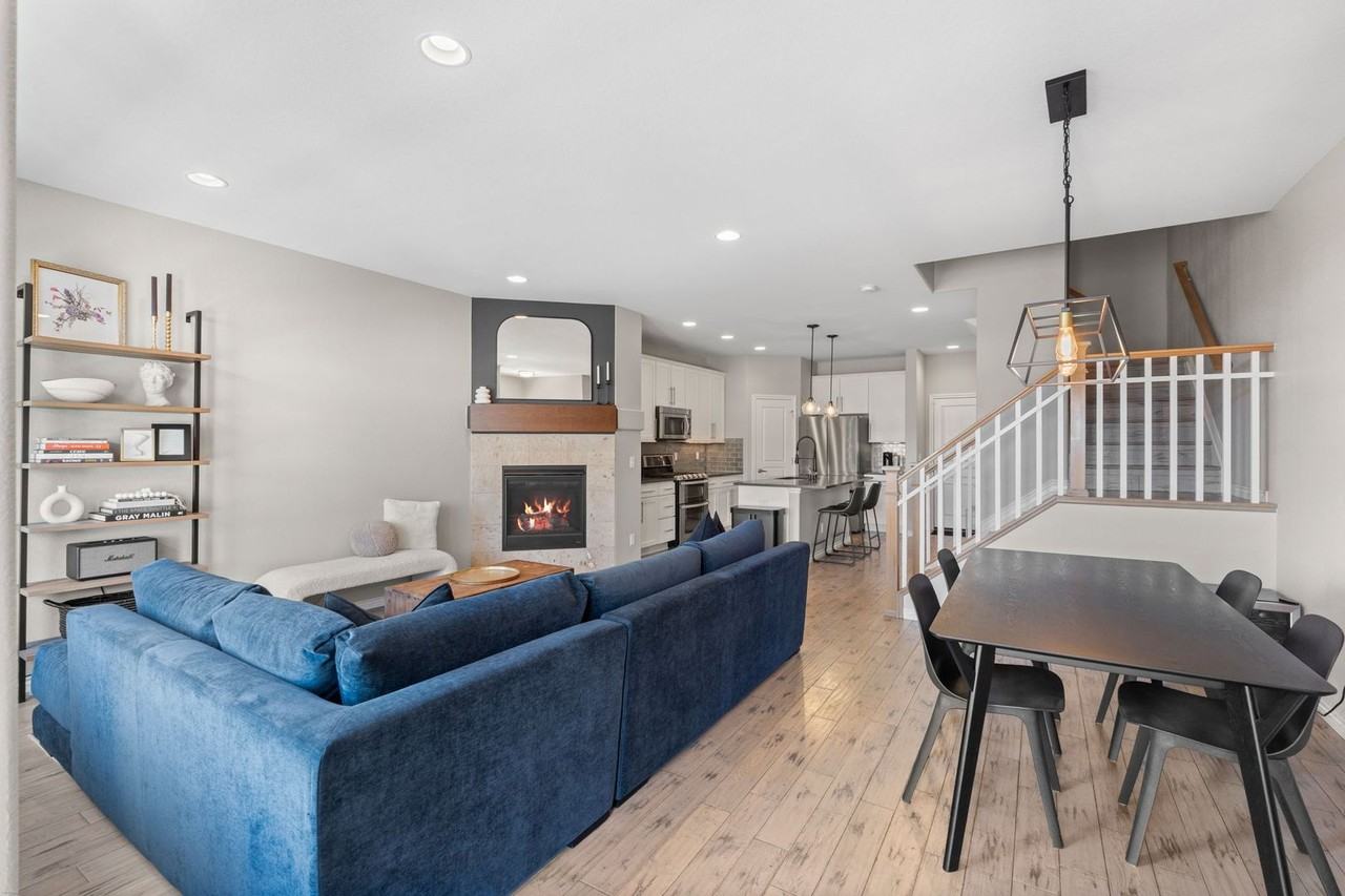 5864 S Taft Ct - Photo 3 of 38