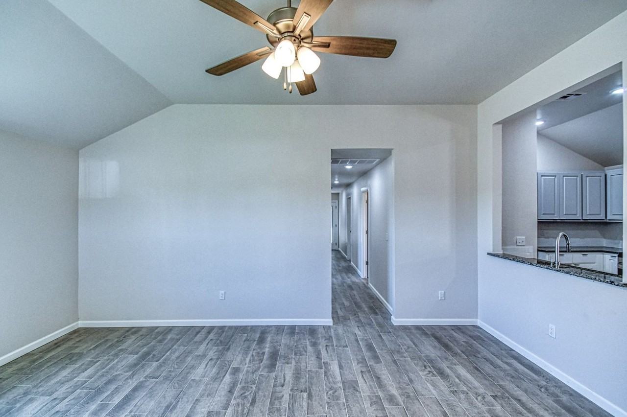 2716 Varenna Ct - Photo 7 of 31