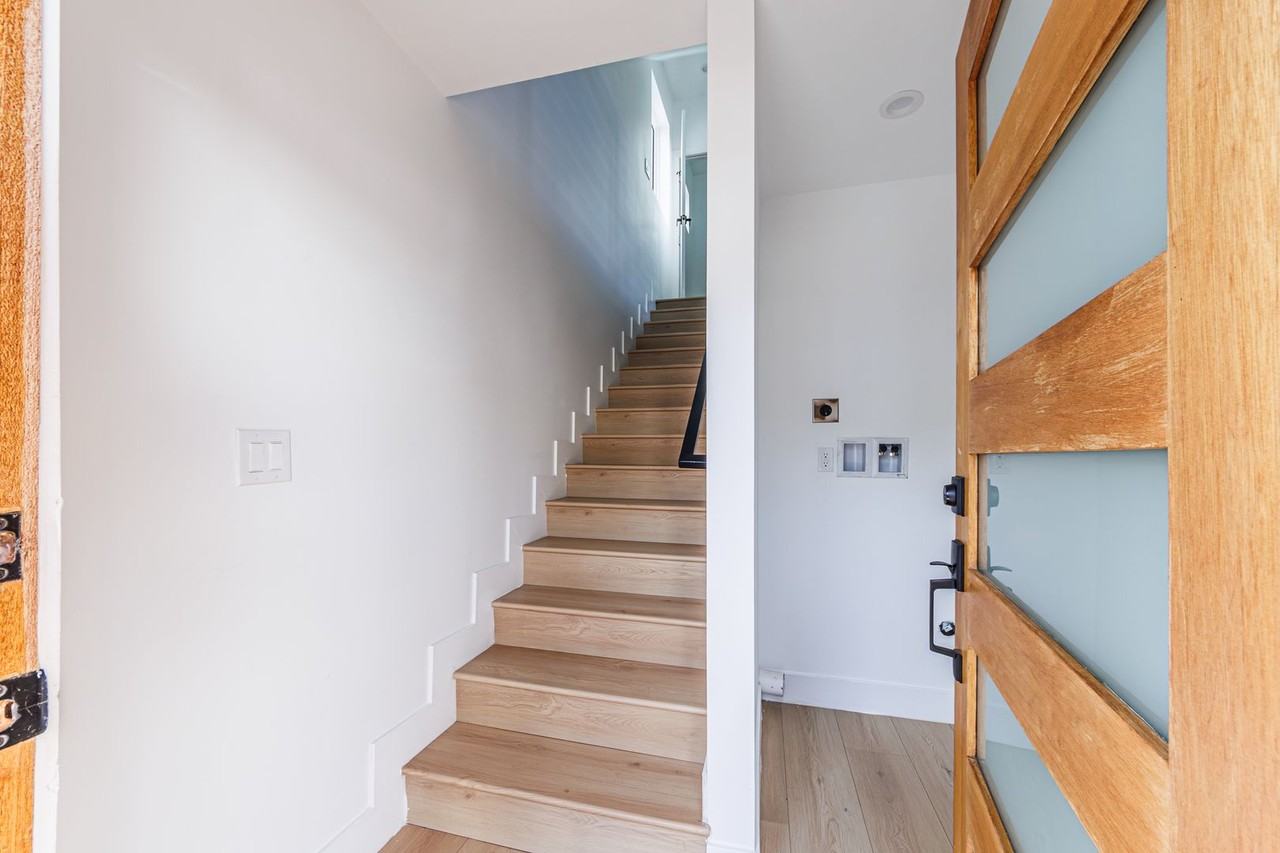 13461 Beach Ave - Photo 6 of 50