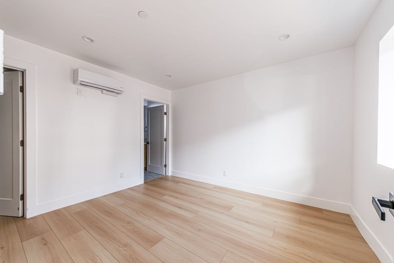 13461 Beach Ave - Photo 7 of 50