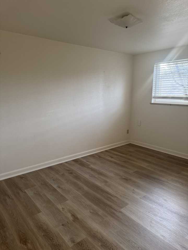 1725 18th Avenue - Photo 6 of 9