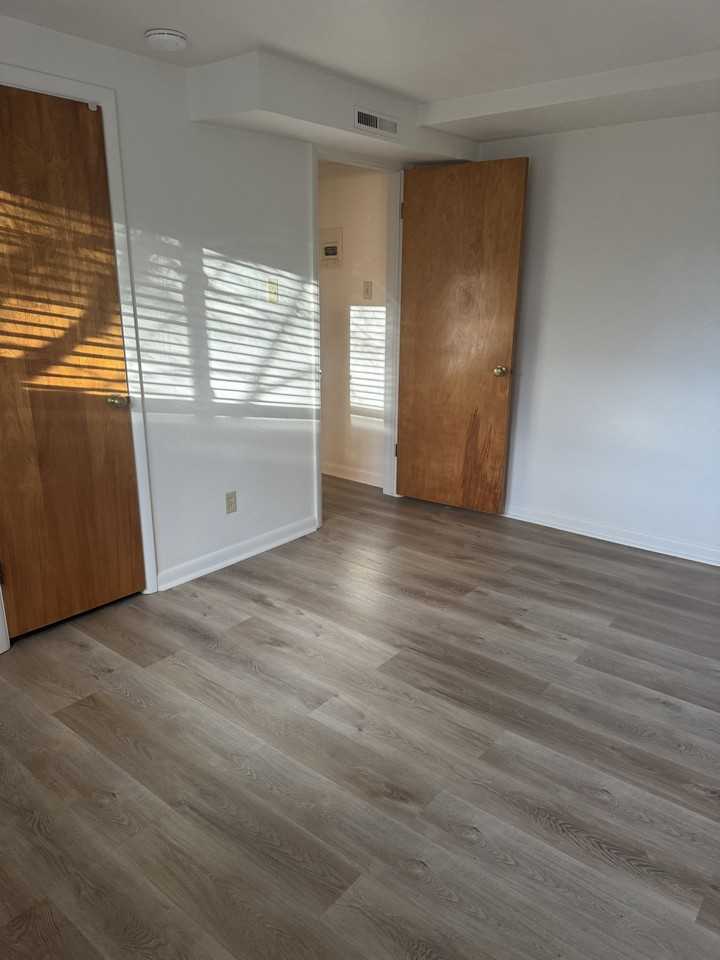 1725 18th Avenue - Photo 7 of 9