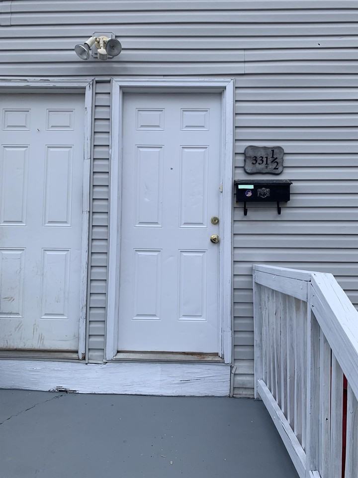 331 1/2 Porter Ave - Photo 2 of 9