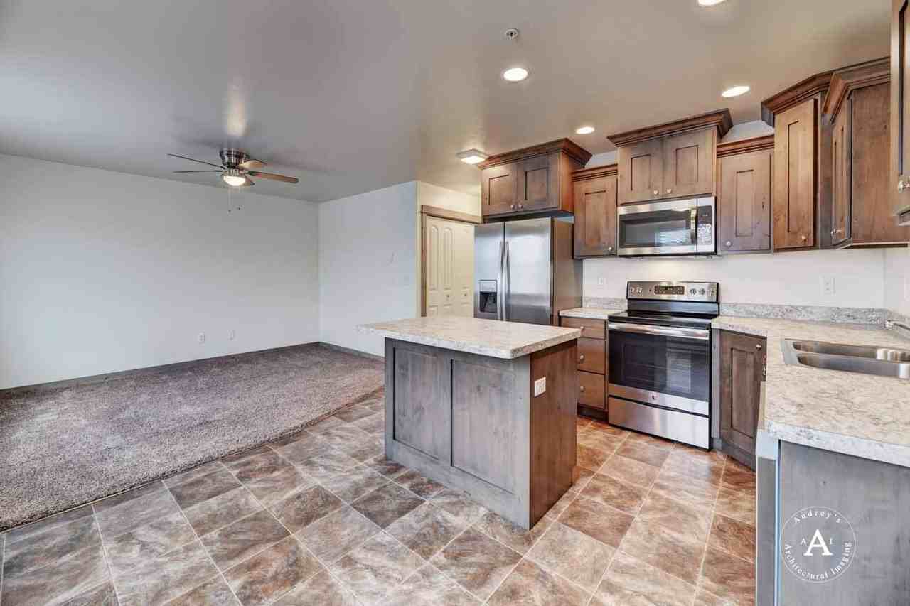 2050 Gold Ave - Photo 6 of 21