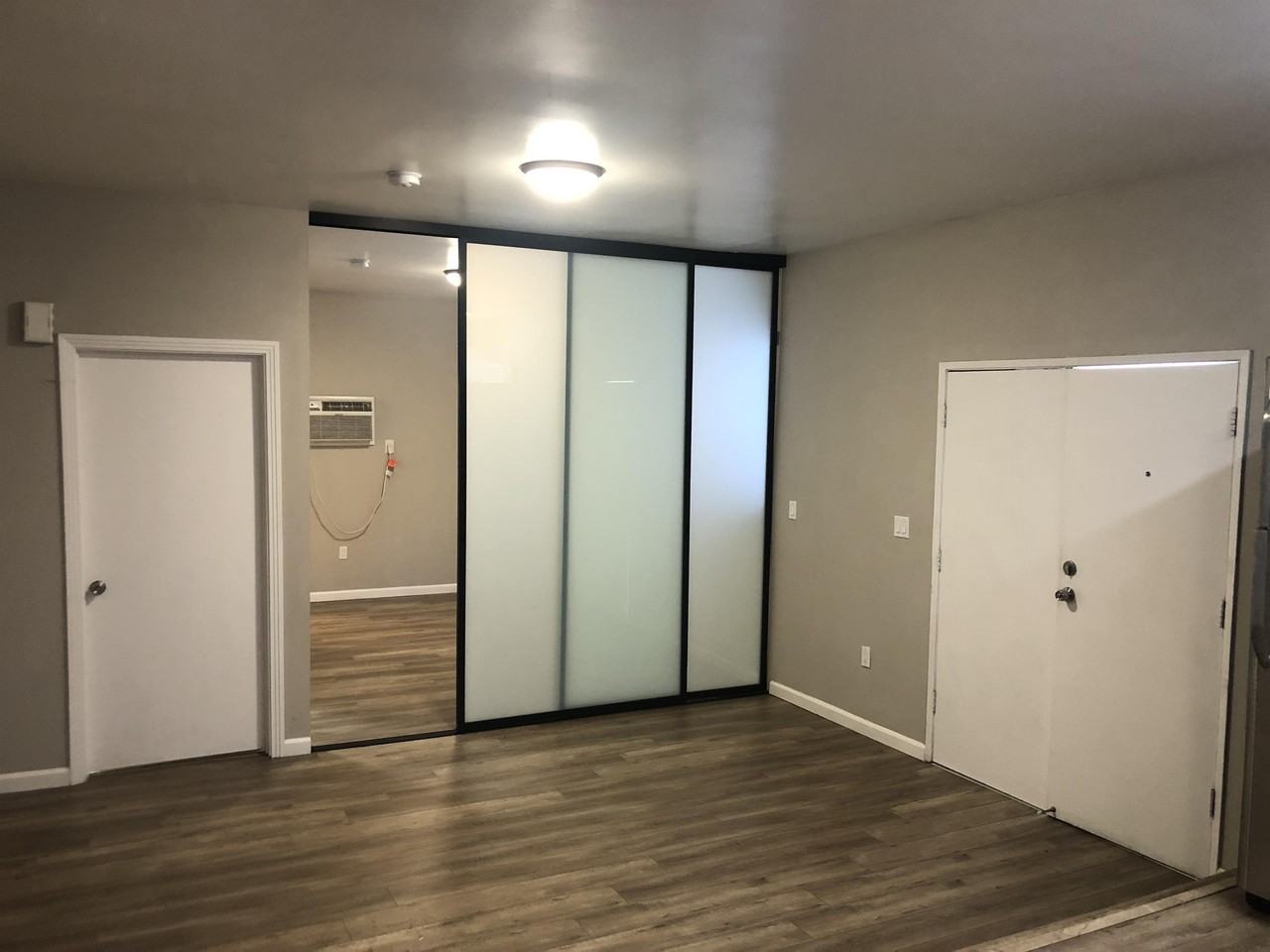 951 Menlo Avenue - Photo 3 of 11