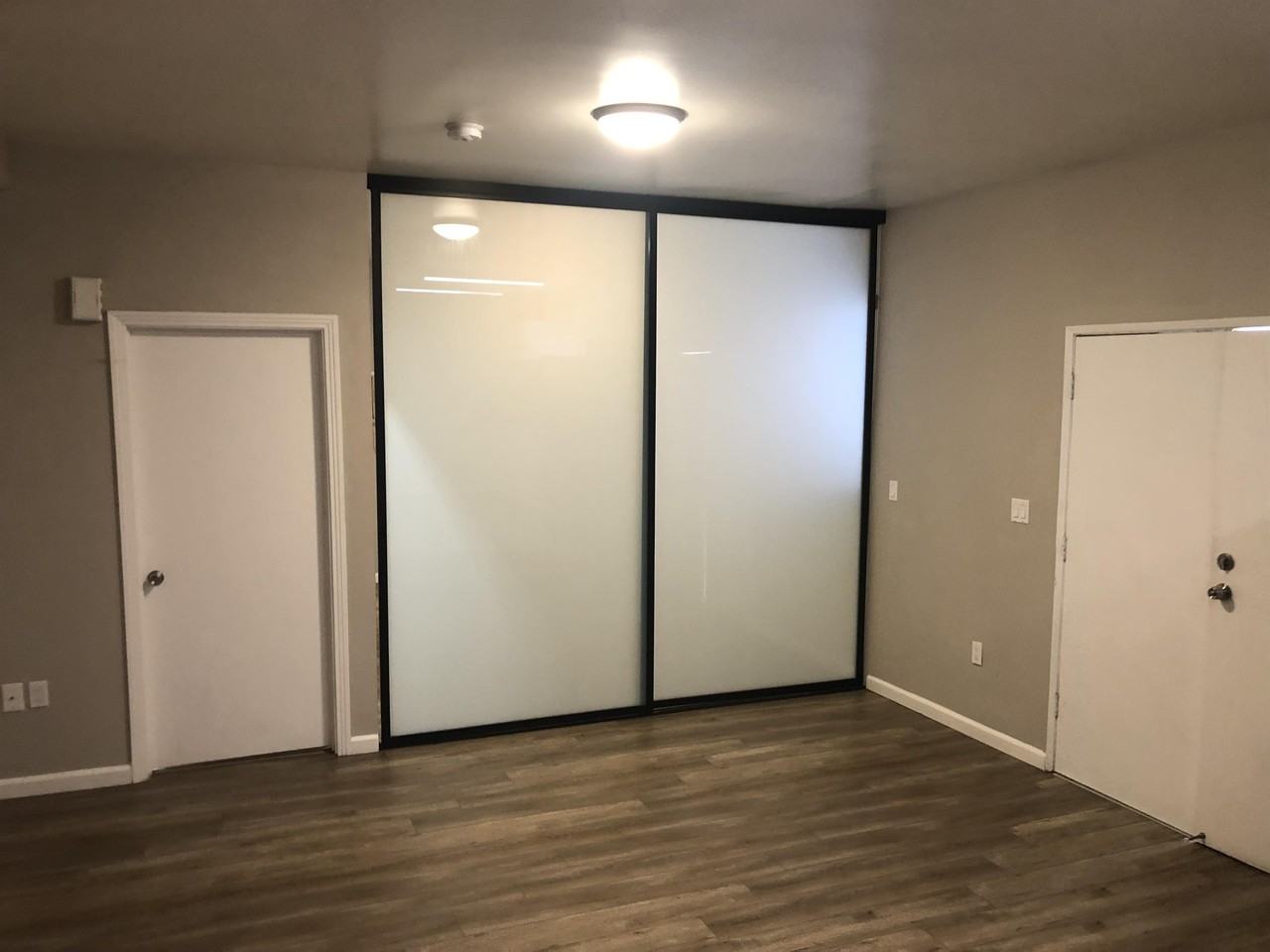 951 Menlo Avenue - Photo 4 of 11