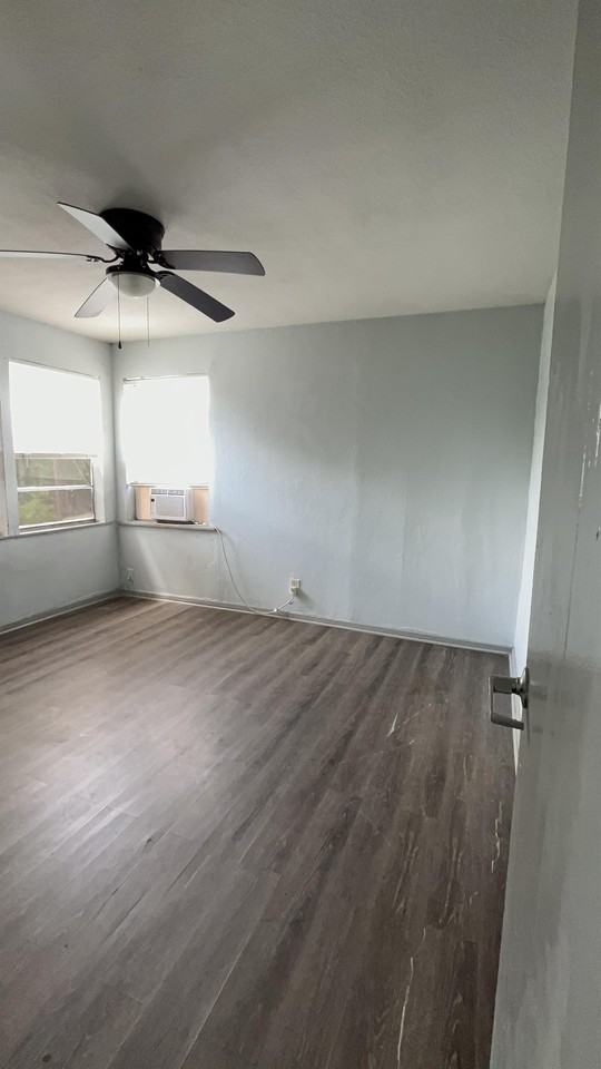 2306 HARLEM - Photo 4 of 25