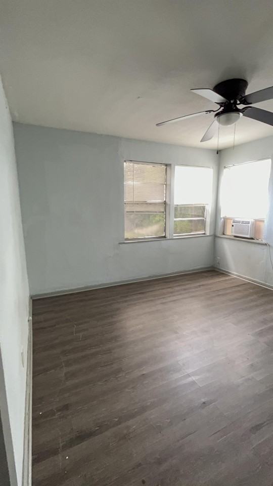 2306 HARLEM - Photo 6 of 25