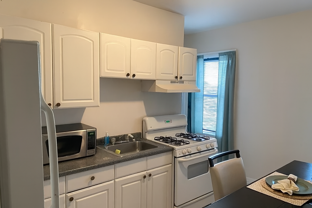 256 Union Street - Photo 3 of 3