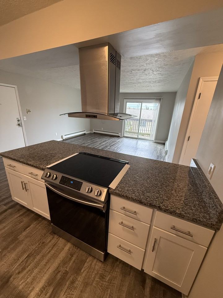 905 Coolidge Road - Photo 2 of 14