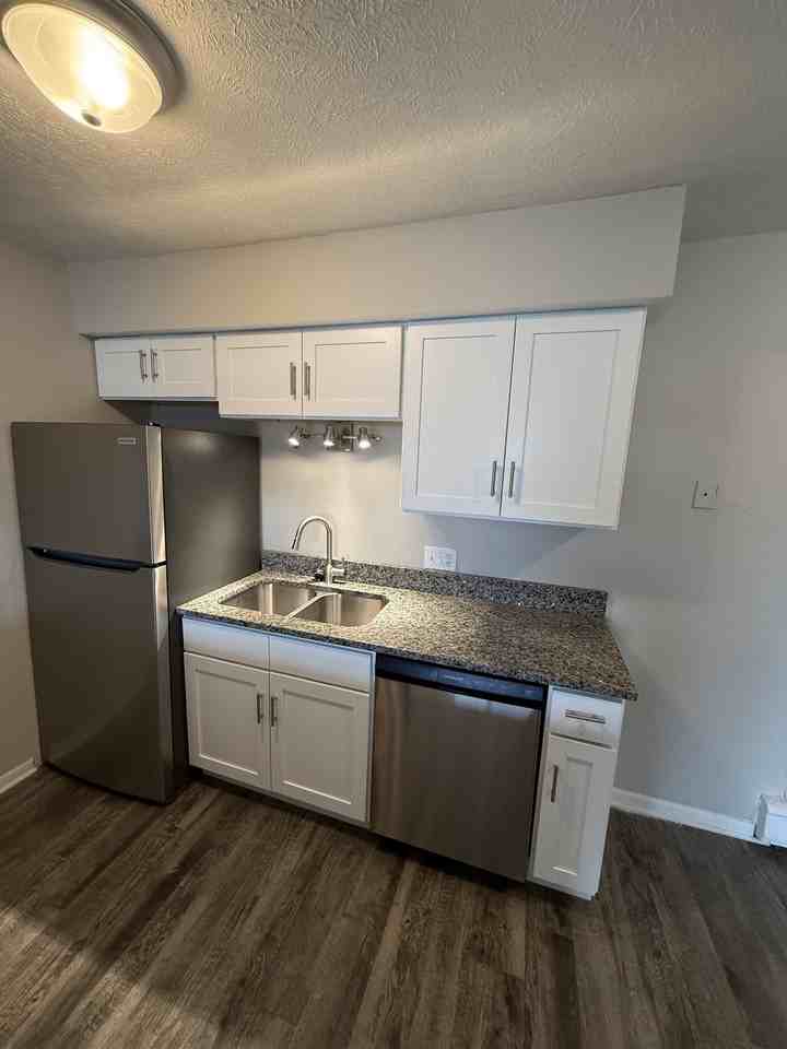 905 Coolidge Road - Photo 3 of 14