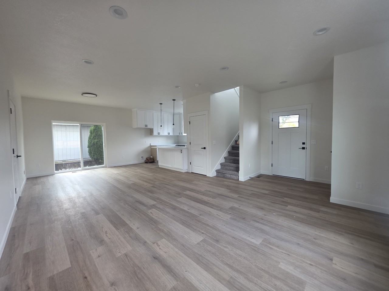 MHH8-17- 731 E Street Independence, OR 97351 - Photo 5 of 36