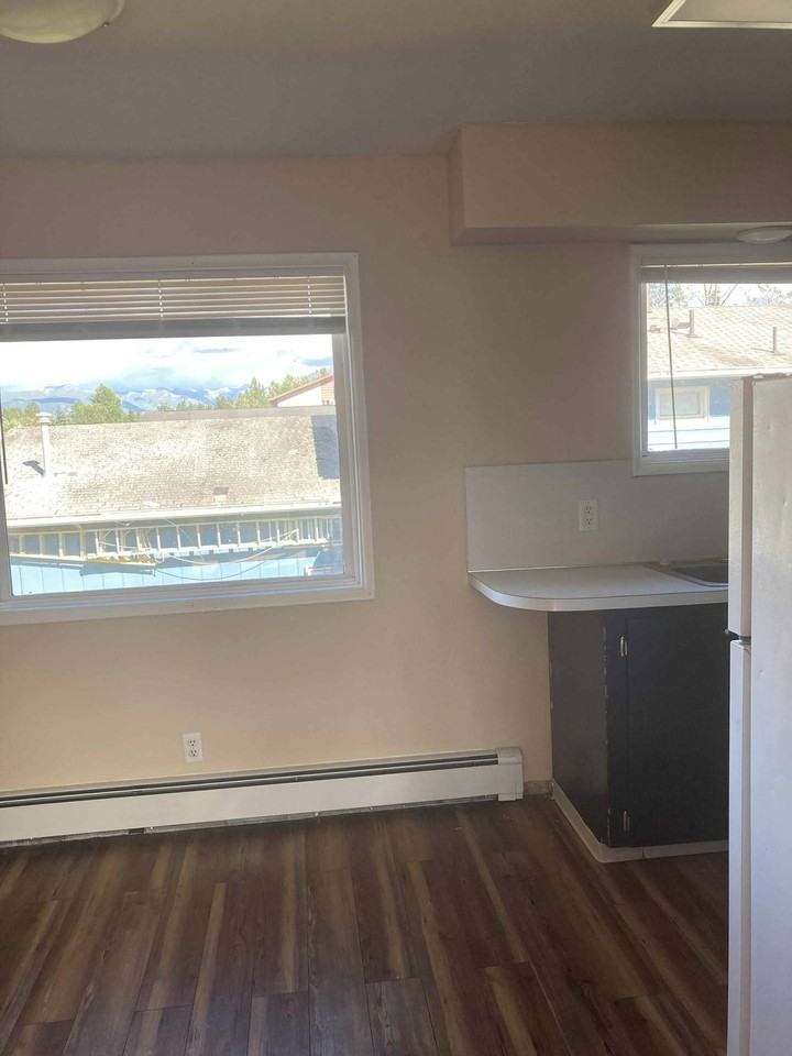 4228 San Roberto Avenue - Photo 5 of 12