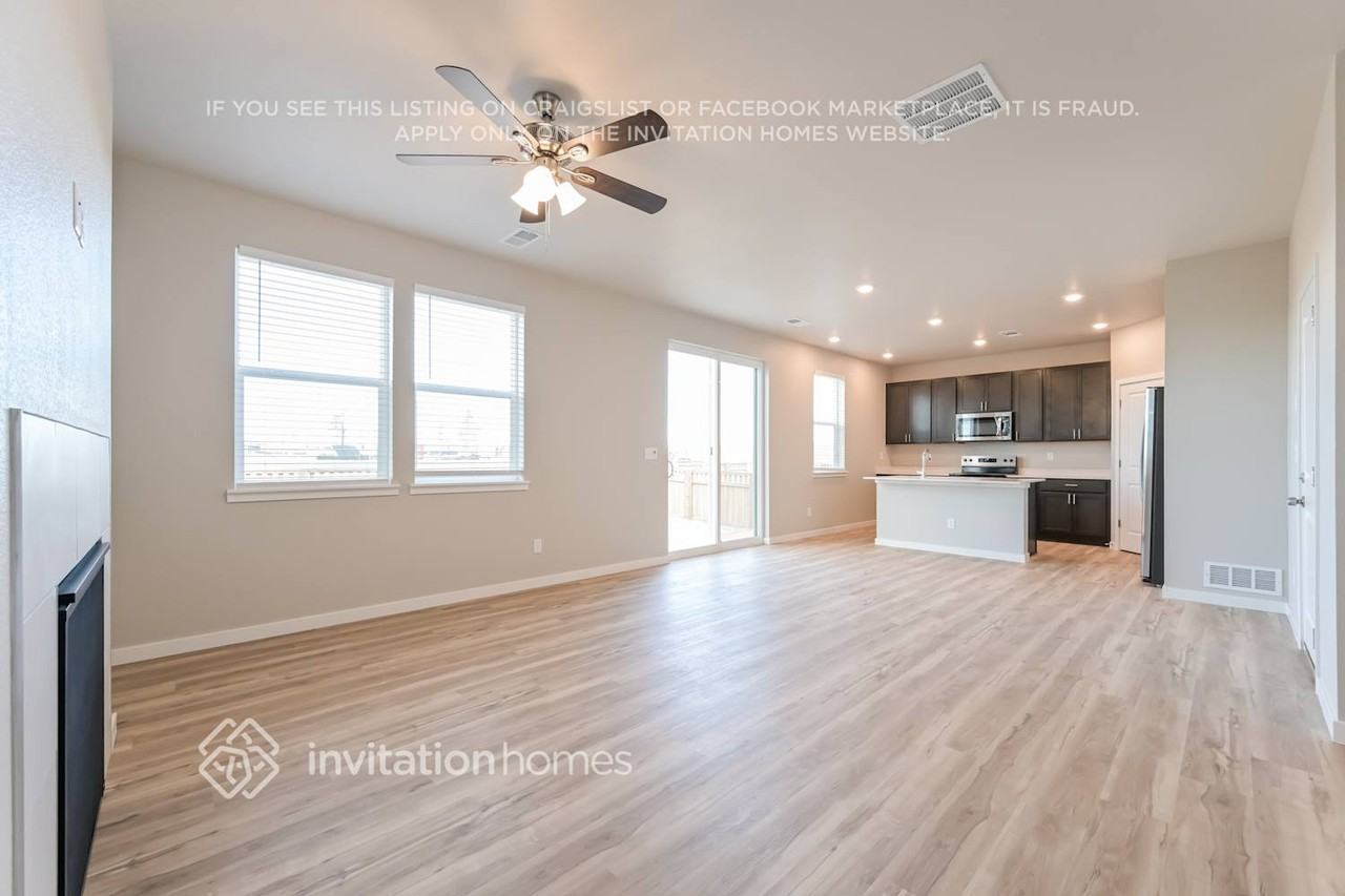 22855 E 47th Ave - Photo 5 of 18