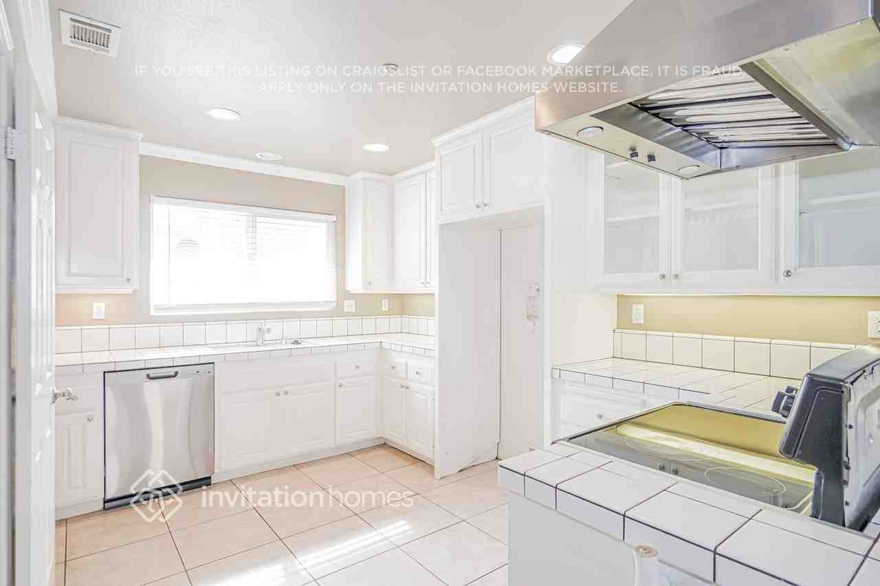 1315 East Mission Road - Photo 4 of 15