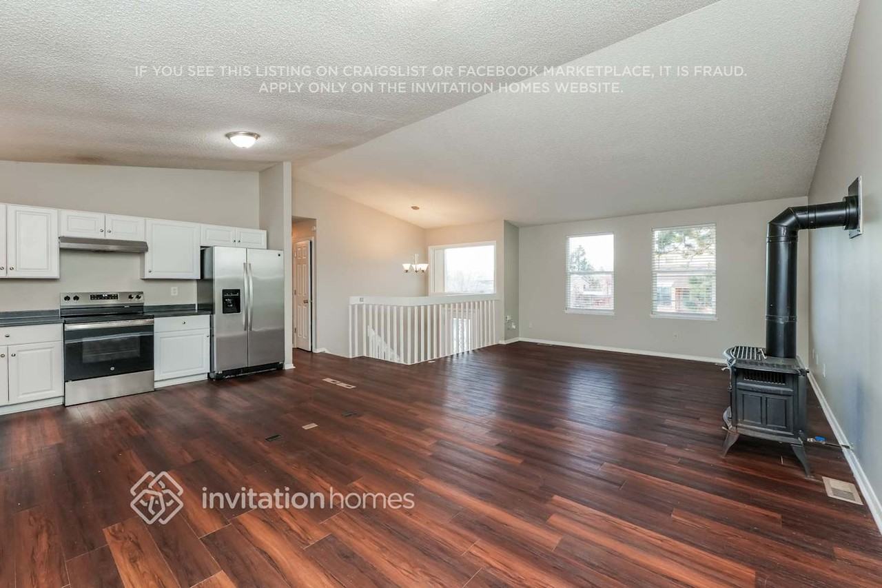 2925 Rhapsody Dr - Photo 5 of 18