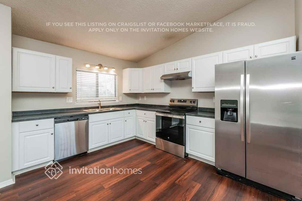 2925 Rhapsody Dr - Photo 7 of 18