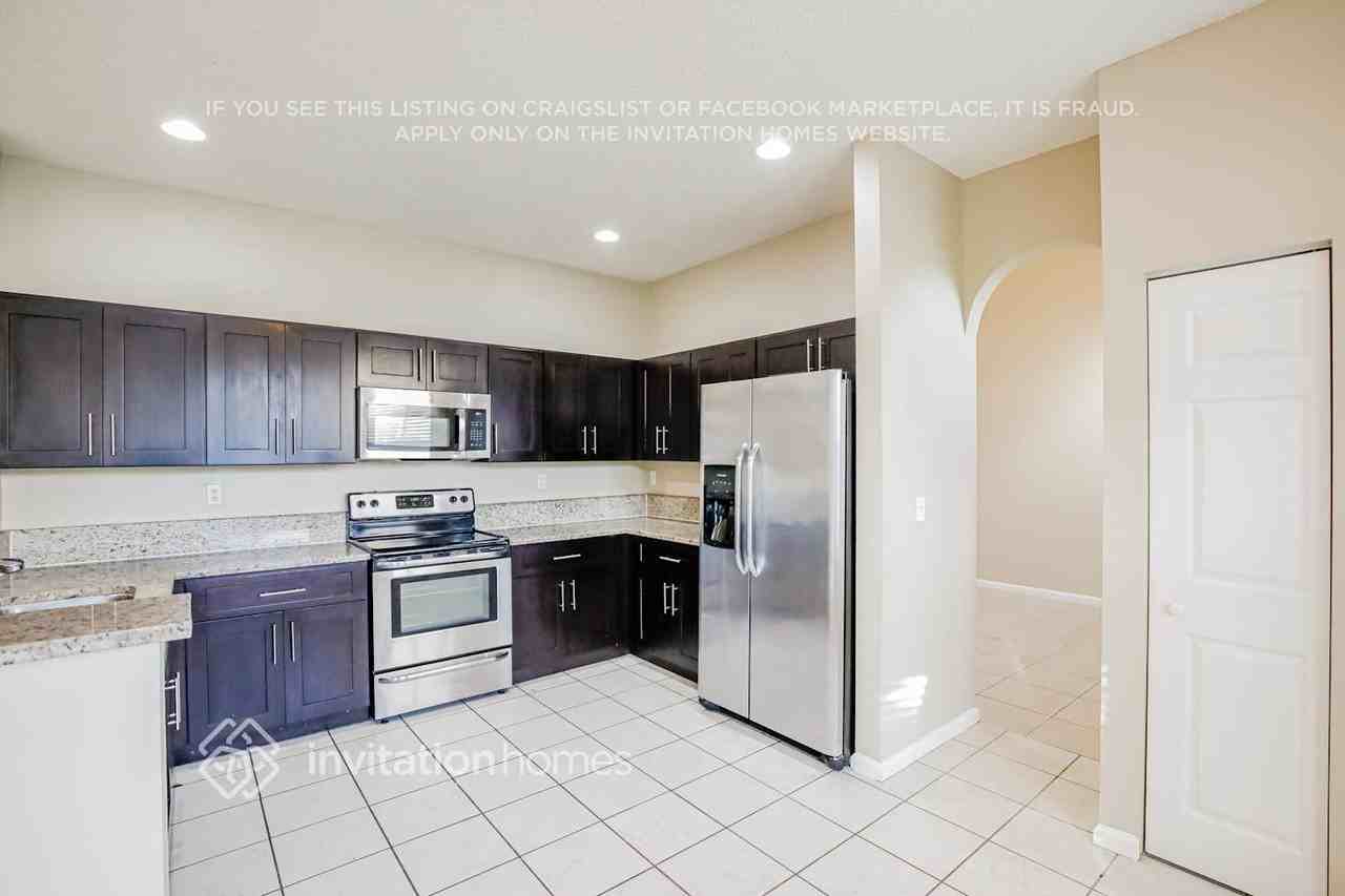 7580 Belmonte Blvd - Photo 7 of 18