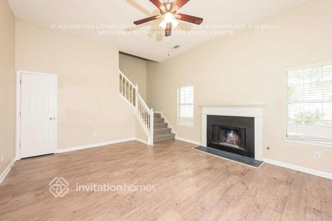 597 Lakewater View Drive - Photo 4 of 18