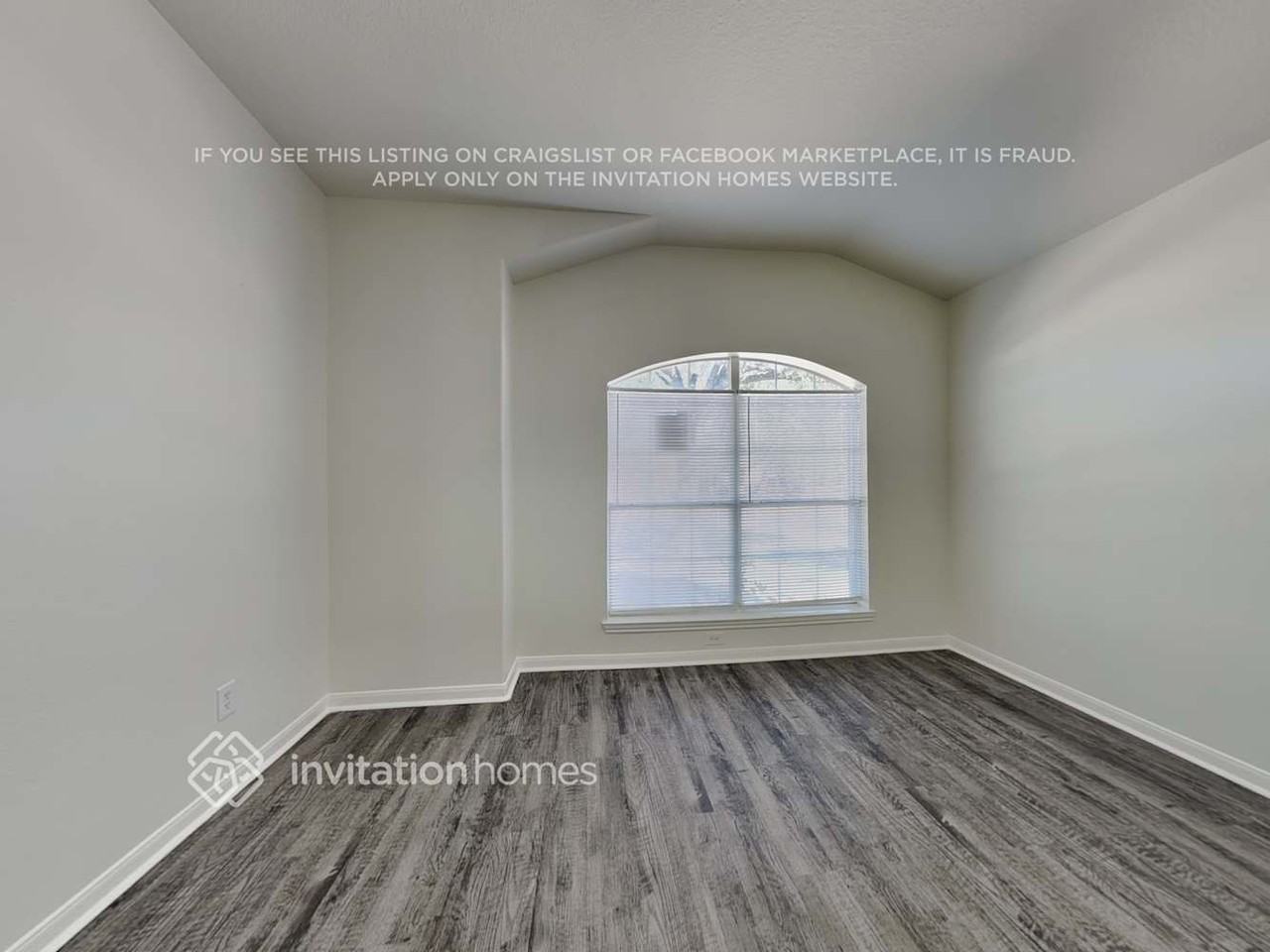 15407 Riford Drive - Photo 3 of 18