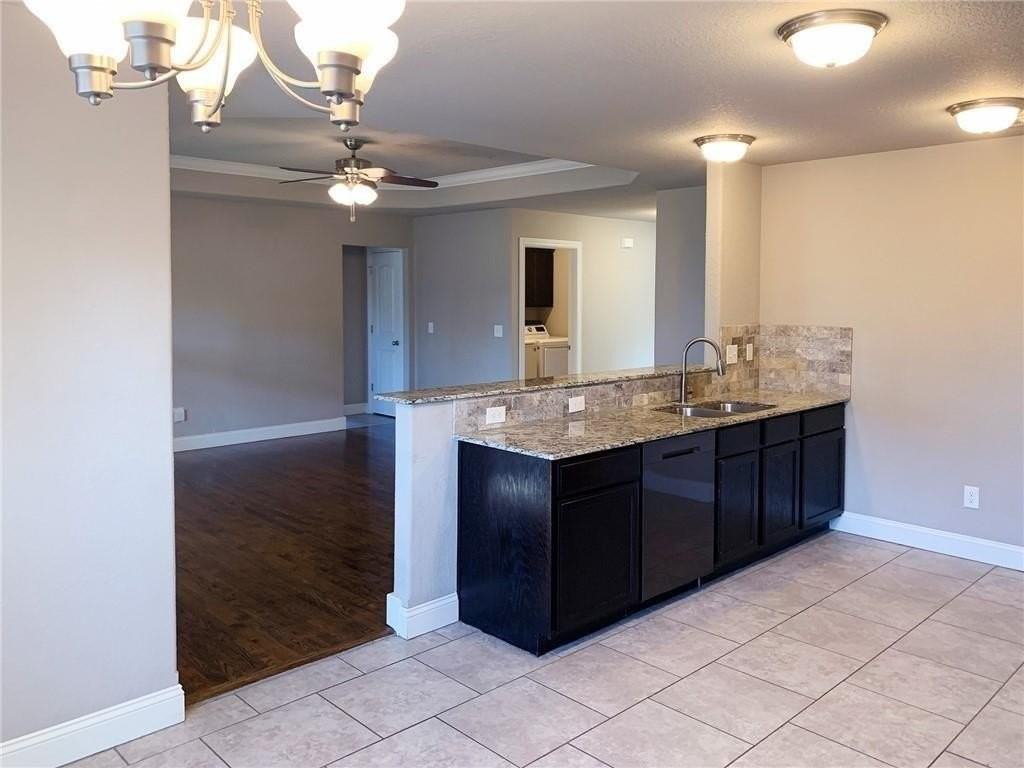 900 Sw Crownview St - Photo 6 of 19