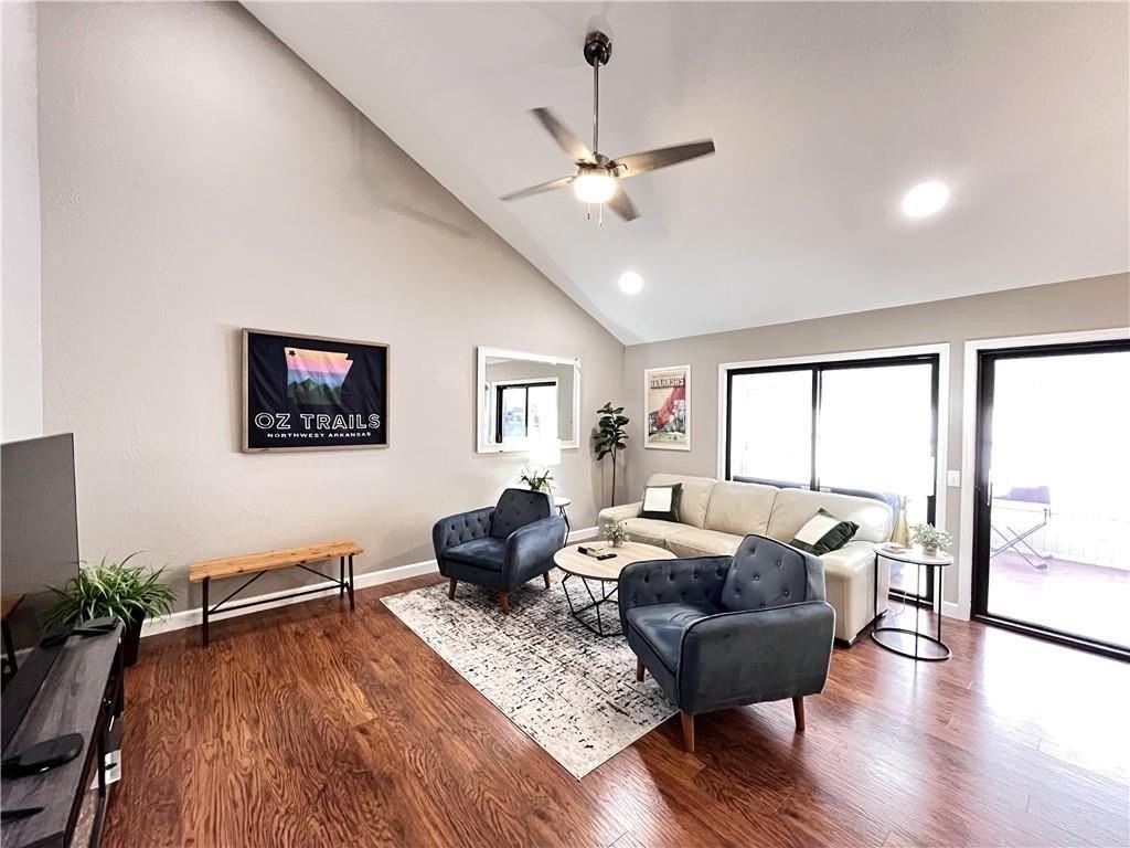 26 Melinda Ln - Photo 2 of 28