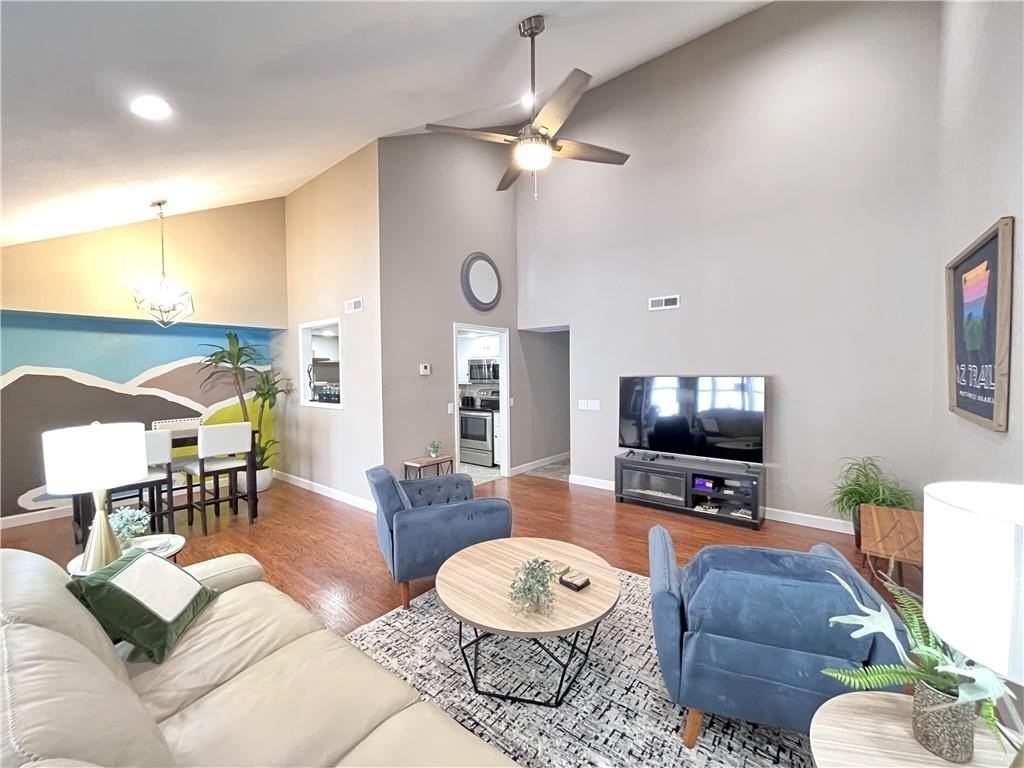 26 Melinda Ln - Photo 4 of 28