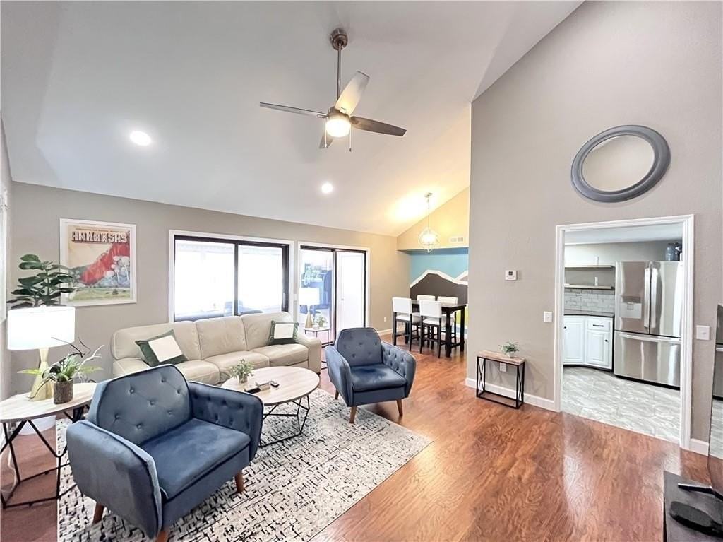 26 Melinda Ln - Photo 5 of 28