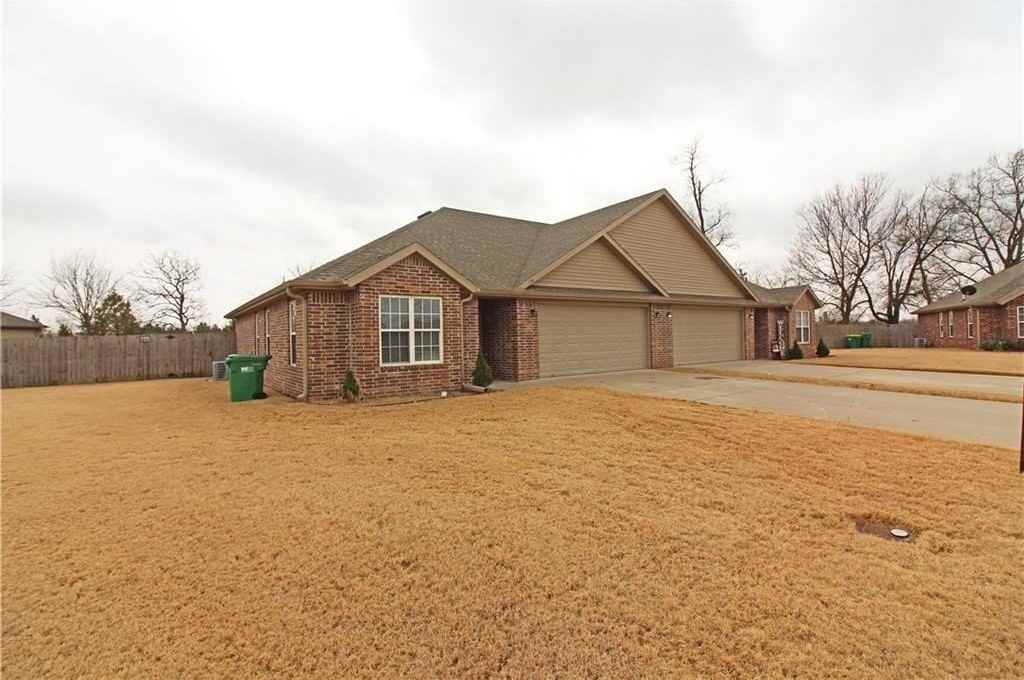 243 Sage St - Photo 2 of 21