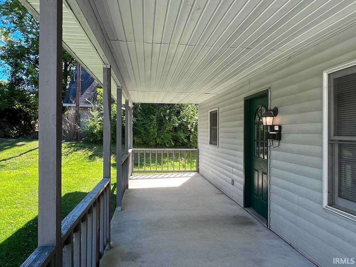 2304 E 8th St - Photo 3 of 30