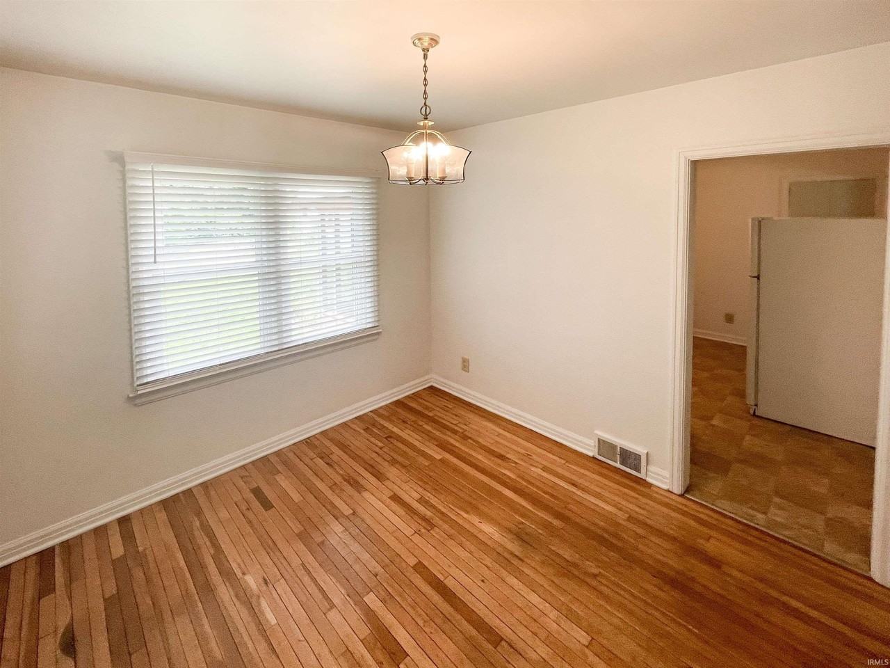 230 S Hillsdale Dr - Photo 4 of 27