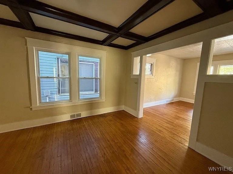 76 Vernon Place unit: Lower - Photo 5 of 11