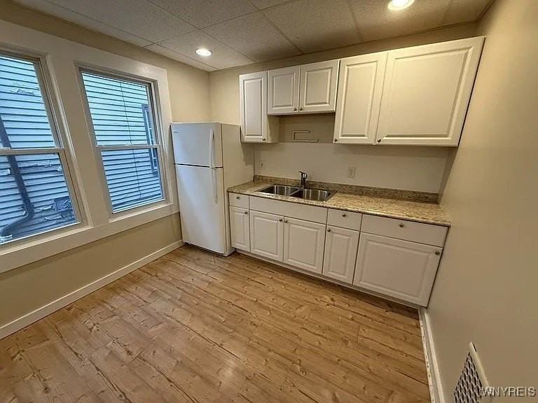 76 Vernon Place unit: Lower - Photo 7 of 11