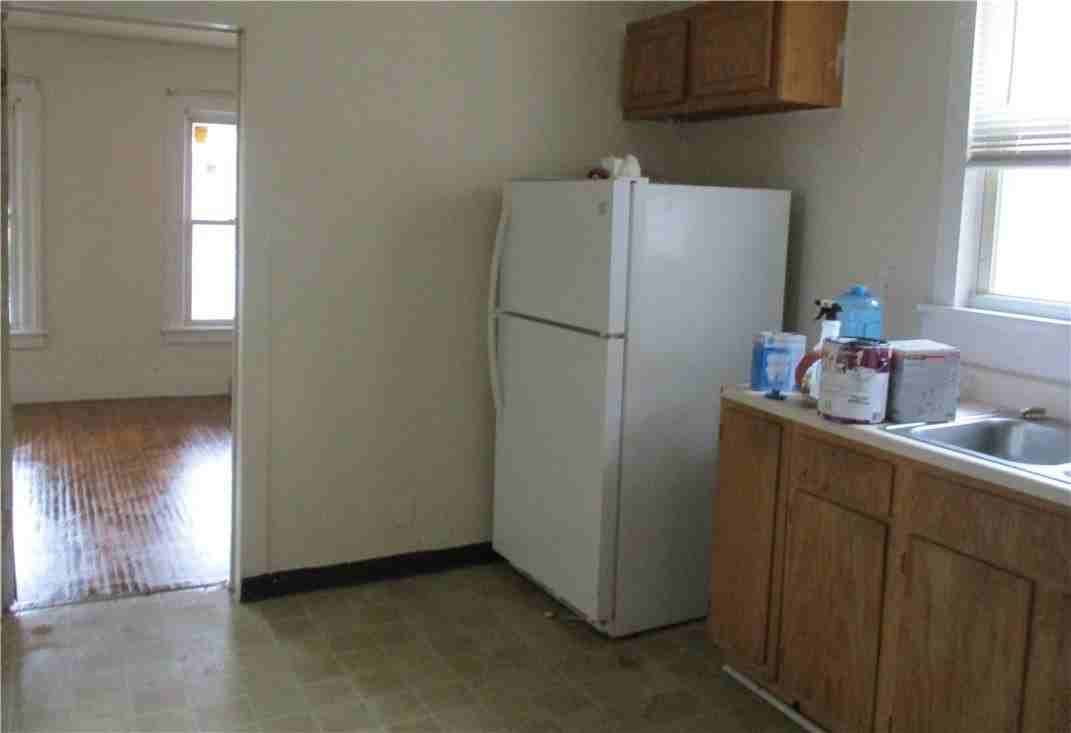 128 Bartlett St - Photo 6 of 11