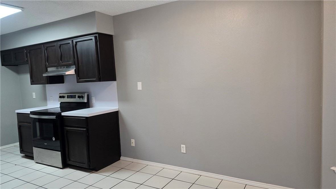 9562 Goldfinch Cir - Photo 7 of 27