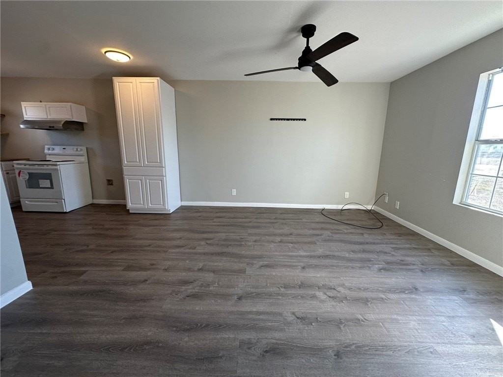 3152 Meadow Ln - Photo 4 of 40