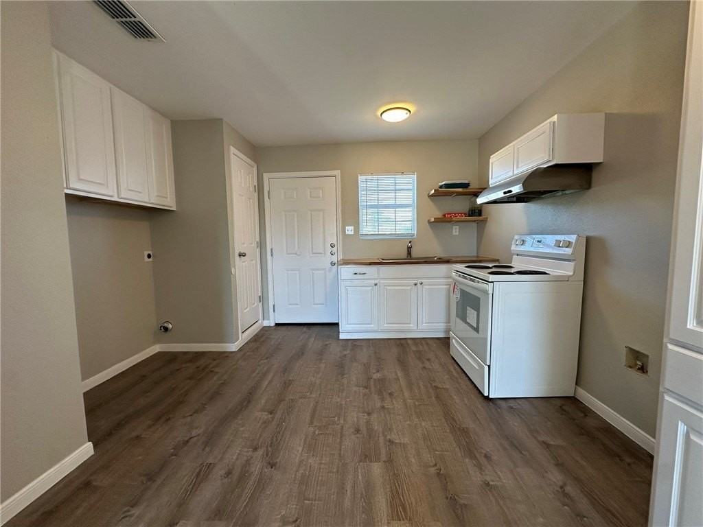 3152 Meadow Ln - Photo 7 of 40