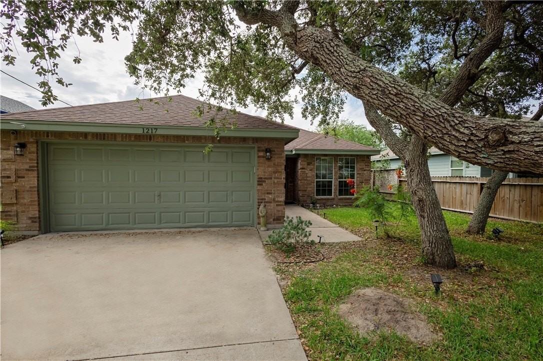 1217 Oconnell St - Photo 2 of 23