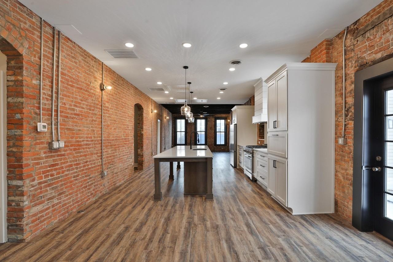 370 S Washington Ave - Photo 4 of 50