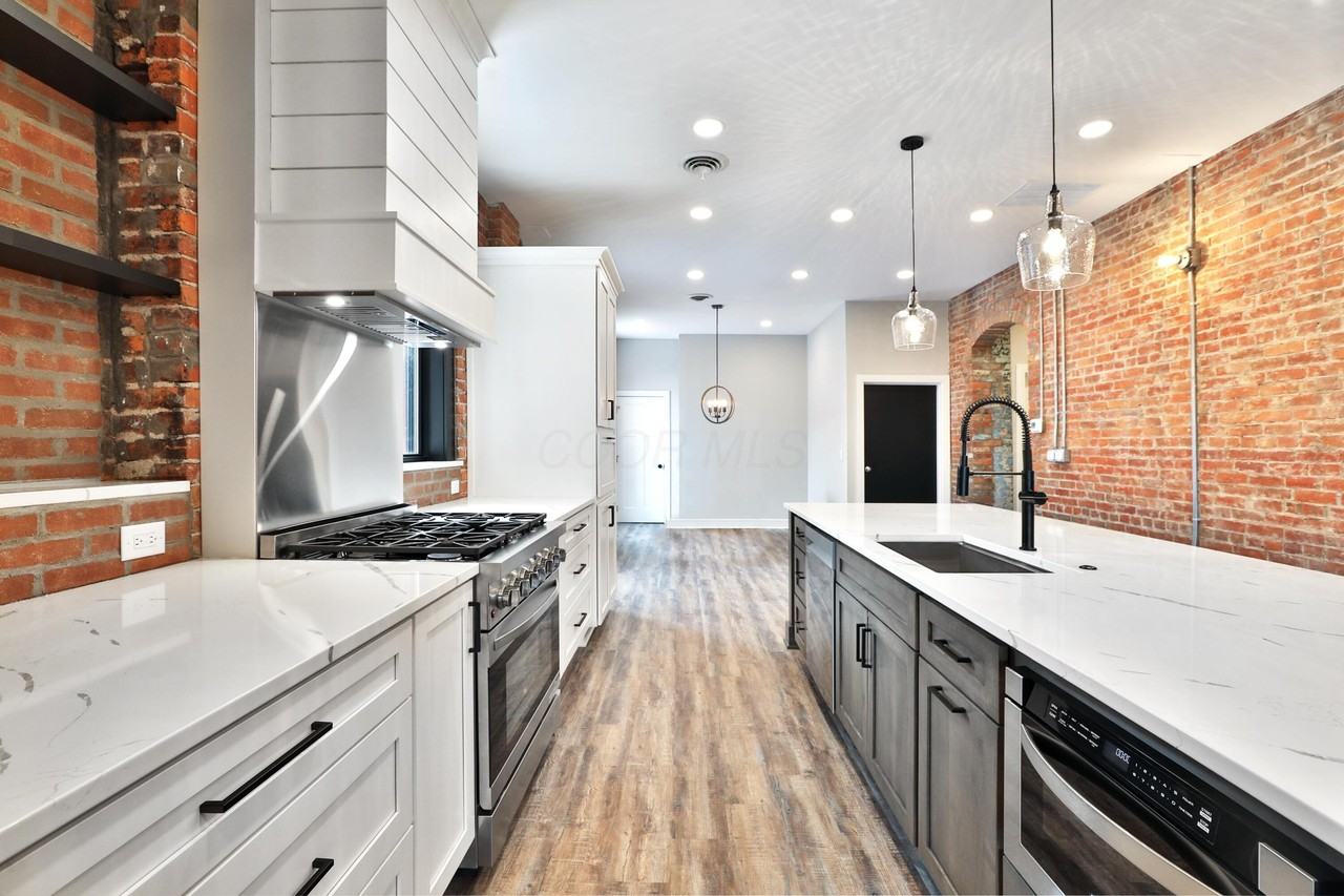 370 S Washington Ave - Photo 6 of 50