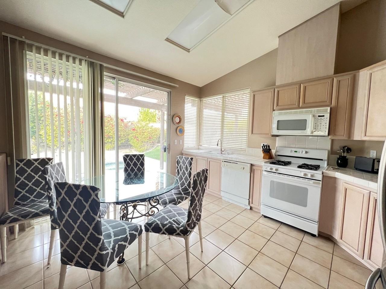 248 Strada Fortuna - Photo 4 of 11