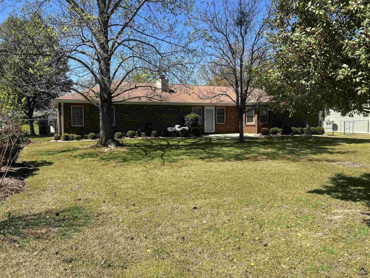 213 Westwood Dr - Photo 2 of 10