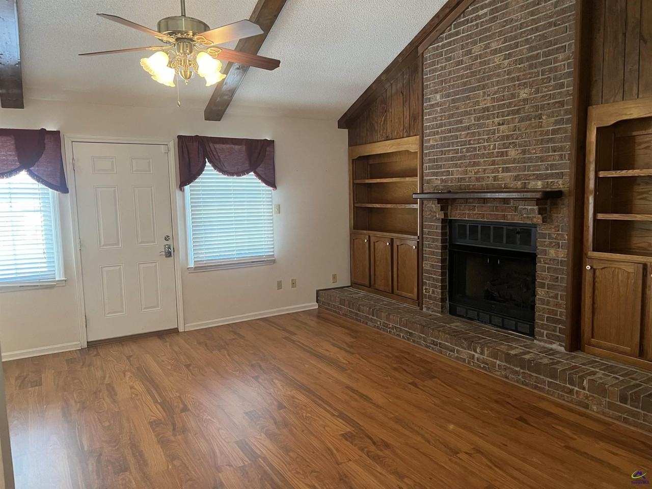 213 Westwood Dr - Photo 5 of 10