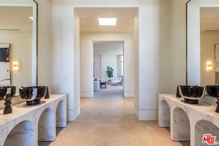 455 N Palm Dr #PH - Photo 1 of 1