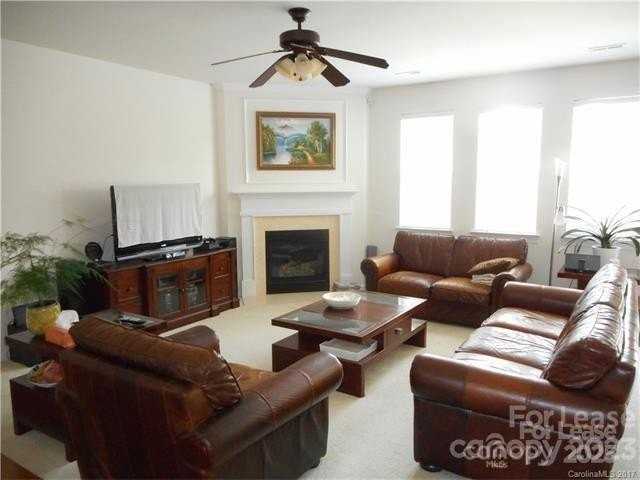 5905 Cactus Valley Rd - Photo 5 of 22