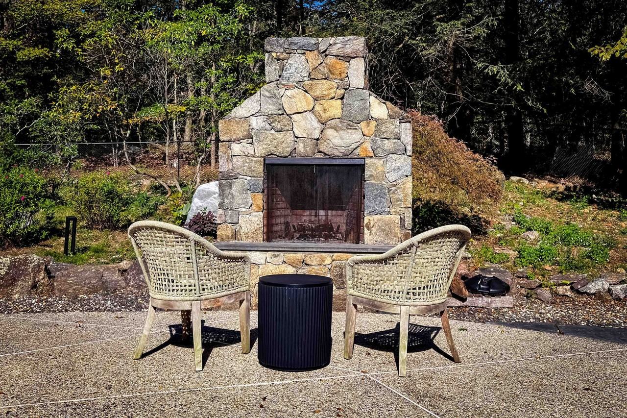 188 Godfrey Rd E - Photo 4 of 40