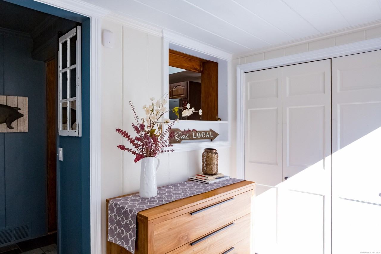 188 Godfrey Rd E - Photo 6 of 40