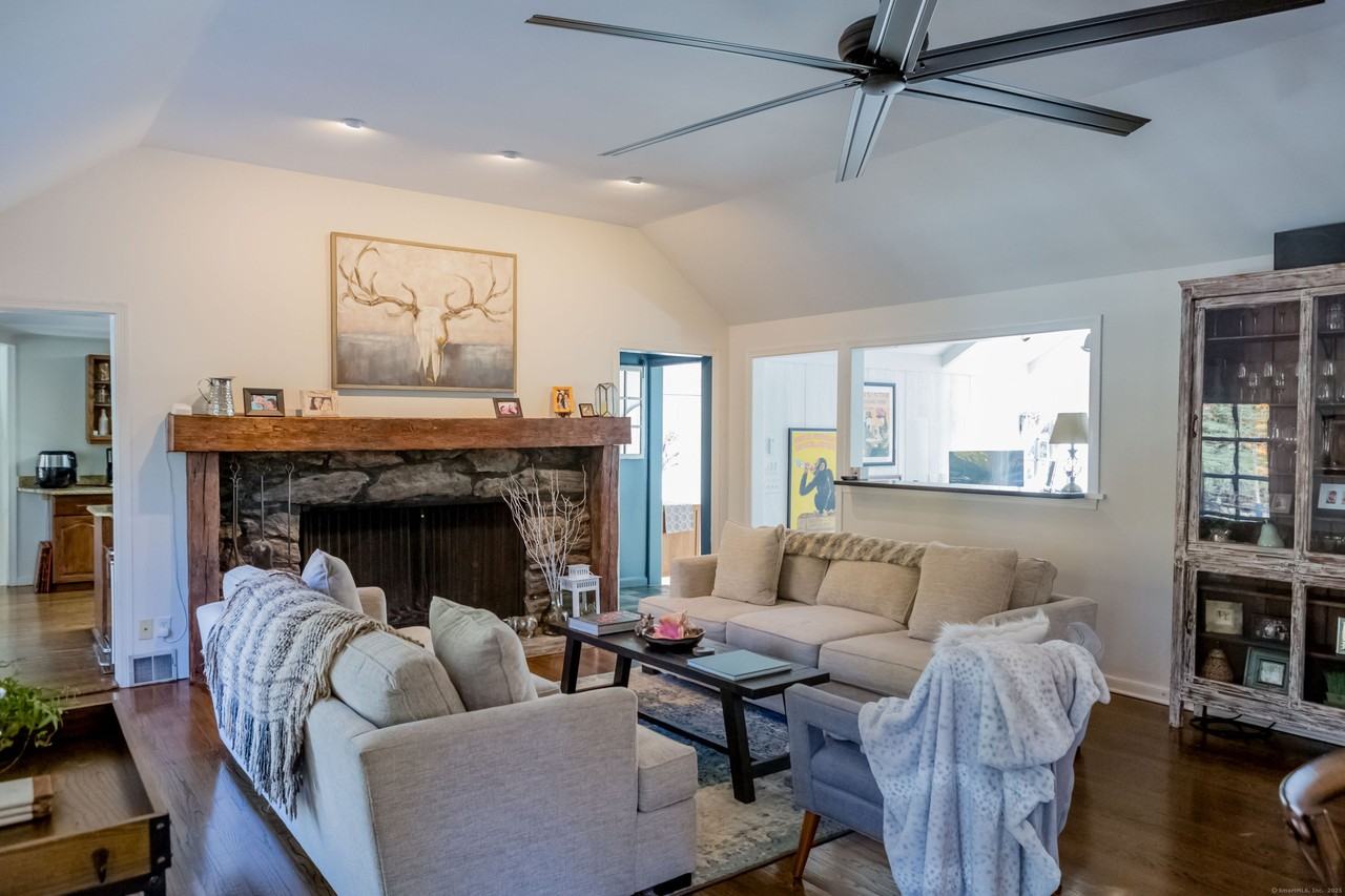 188 Godfrey Rd E - Photo 7 of 40